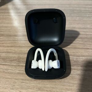 Powerbeats Pro (White)